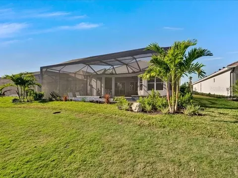 Exterior - 14958 Contenta Loop, Bradenton, FL 34211 photo 5 of 10