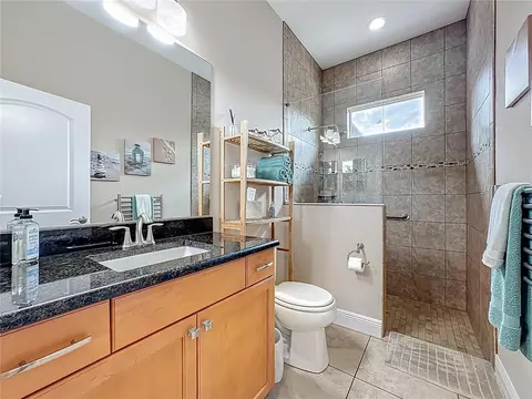 Bath - 15315 37th Ct E, Parrish, FL 34219 photo 8 of 9