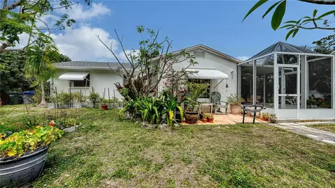 Exterior - 256 Eider Rd, Venice, FL 34293 photo 8 of 21
