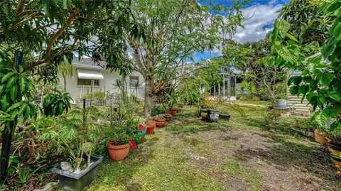 Exterior - 256 Eider Rd, Venice, FL 34293 photo 18 of 21