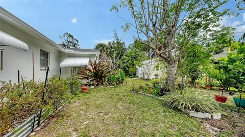 Exterior - 256 Eider Rd, Venice, FL 34293 photo 16 of 21