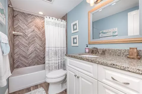 Bath - 3811 101st St W, Bradenton, FL 34210 photo 2 of 3
