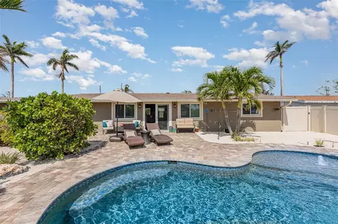 Exterior - 3811 101st St W, Bradenton, FL 34210 photo 5 of 6