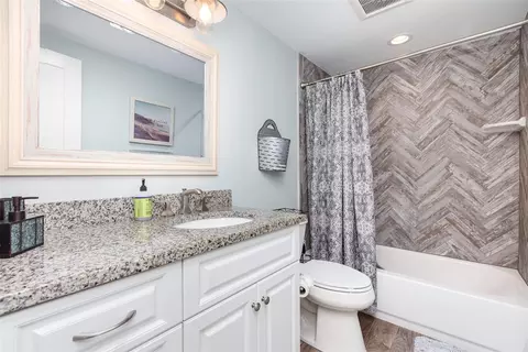 Bath - 3811 101st St W, Bradenton, FL 34210 photo 3 of 3