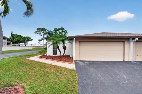 3501 N Village Ct #220, Sarasota, FL 34231