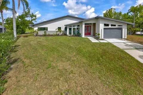 3636 Mineola Dr, Sarasota, FL 34239
