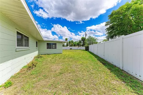 Exterior - 2811 33rd Ave W, Bradenton, FL 34205 photo 5 of 10