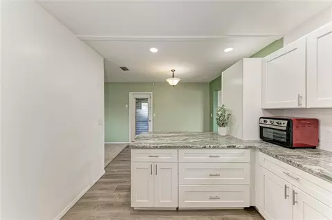 Kitchen - 2811 33rd Ave W, Bradenton, FL 34205 photo 5 of 6