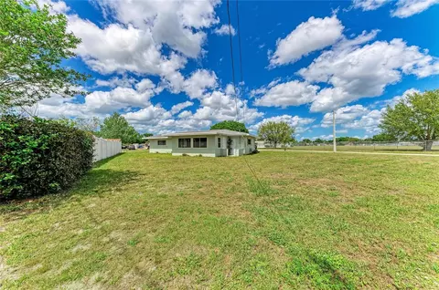 Exterior - 2811 33rd Ave W, Bradenton, FL 34205 photo 6 of 10