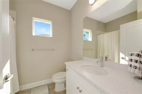 Bath - 4815 Deep Creek Ter, Parrish, FL 34219 photo 3 of 3