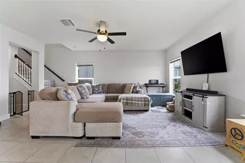 Living - 11016 Daybreak Gln, Parrish, FL 34219 photo 1 of 1