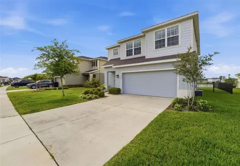 Exterior - 11016 Daybreak Gln, Parrish, FL 34219 photo 3 of 8
