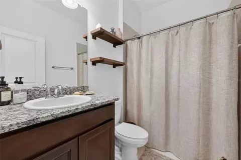 Bath - 11912 Richmond Trl, Parrish, FL 34219 photo 3 of 3