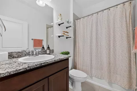 Bath - 11912 Richmond Trl, Parrish, FL 34219 photo 2 of 3