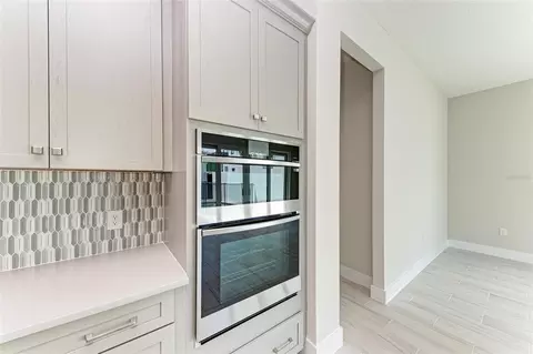 Kitchen - 6028 Cat Claw Ln, Bradenton, FL 34210 photo 4 of 6