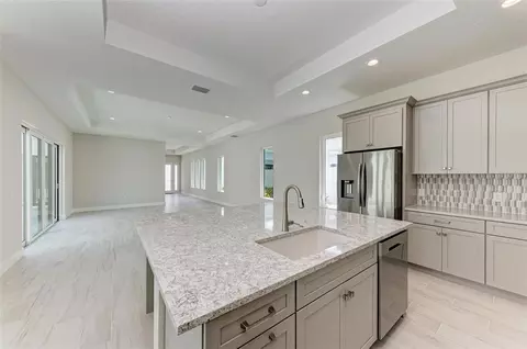 Kitchen - 6028 Cat Claw Ln, Bradenton, FL 34210 photo 6 of 6
