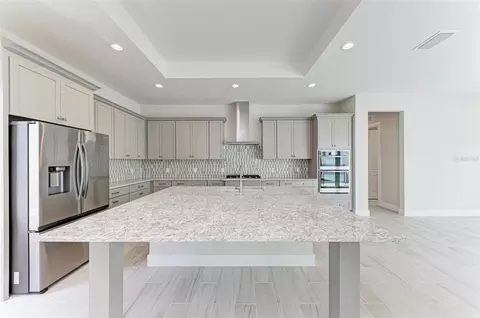 Kitchen - 6028 Cat Claw Ln, Bradenton, FL 34210 photo 2 of 6