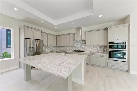 Kitchen - 6028 Cat Claw Ln, Bradenton, FL 34210 photo 3 of 6