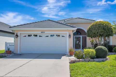 6835 Winslow St, Sarasota, FL 34243