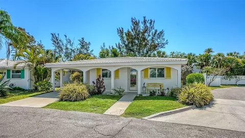 554 Spanish Dr S, Longboat Key, FL 34228