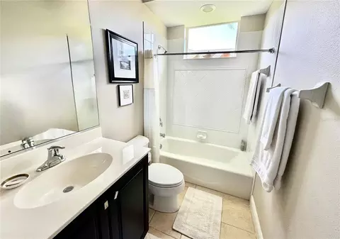 Bath - 1539 Ormond Ter, Parrish, FL 34219 photo 8 of 10