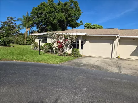 2974 Captiva Gardens Dr #17, Sarasota, FL 34231