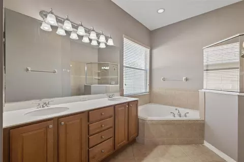 Bath - 12150 Maple Ridge Dr, Parrish, FL 34219 photo 2 of 2