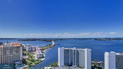 555 Quay Cmn #1703, Sarasota, FL 34236