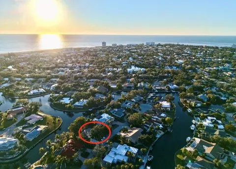 822 Paradise Way, Sarasota, FL 34242