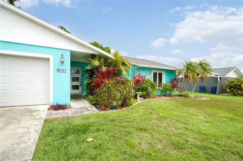 907 69th St NW, Bradenton, FL 34209
