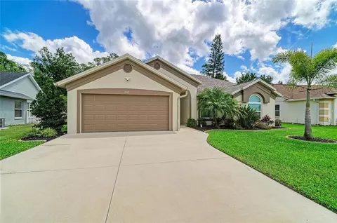 Exterior - 1007 50th St E, Bradenton, FL 34208 photo 2 of 11