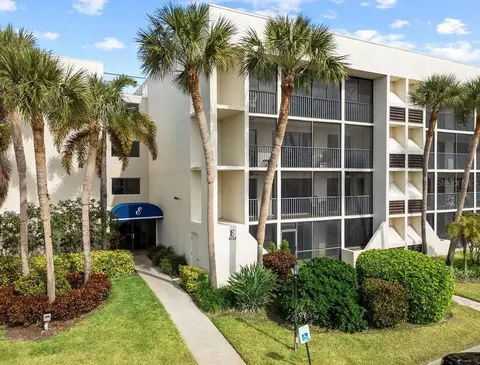 6114 43rd St W #104E, Bradenton, FL 34210