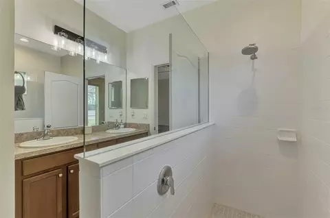 Bath - 1526 Westover Ave, Parrish, FL 34219 photo 2 of 3
