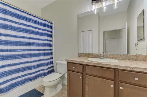 Bath - 1526 Westover Ave, Parrish, FL 34219 photo 3 of 3