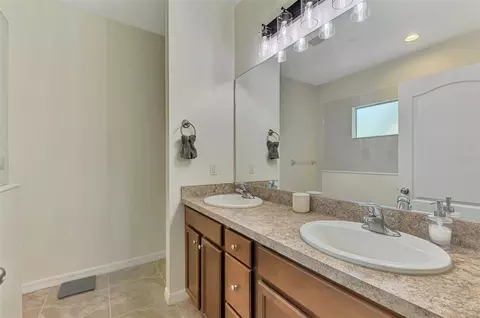 Bath - 1526 Westover Ave, Parrish, FL 34219 photo 1 of 3