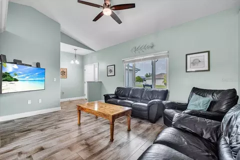 Living - 3022 45th Way E, Bradenton, FL 34203 photo 1 of 6
