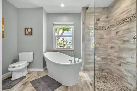 Bath - 3022 45th Way E, Bradenton, FL 34203 photo 5 of 8