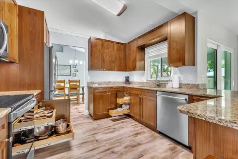 Kitchen - 3022 45th Way E, Bradenton, FL 34203 photo 1 of 6