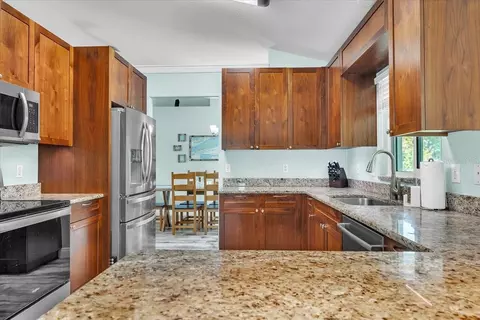 Kitchen - 3022 45th Way E, Bradenton, FL 34203 photo 5 of 6
