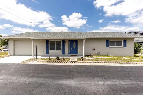 702 Huxley Pl, Sun City Center, FL 33573