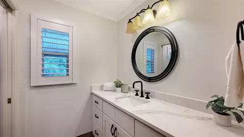 Bath - 6521 219th St E, Bradenton, FL 34211 photo 3 of 9