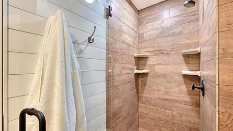 Bath - 6521 219th St E, Bradenton, FL 34211 photo 2 of 9