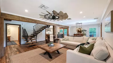 Living - 6521 219th St E, Bradenton, FL 34211 photo 2 of 7