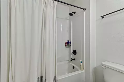 Bath - 1620 SE Haven Dr, Arcadia, FL 34266 photo 2 of 3