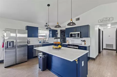 Kitchen - 1620 SE Haven Dr, Arcadia, FL 34266 photo 2 of 5