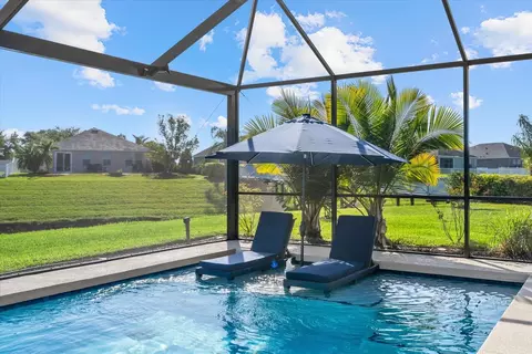 Exterior - 8036 111th Ter E, Parrish, FL 34219 photo 4 of 10