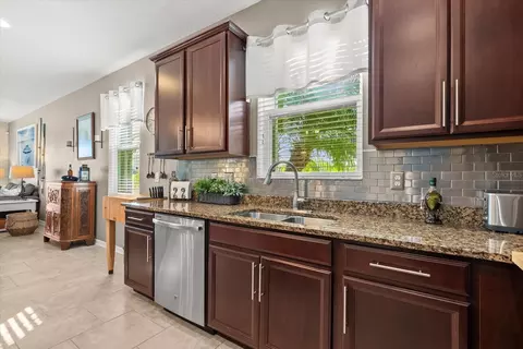 Kitchen - 8036 111th Ter E, Parrish, FL 34219 photo 4 of 7