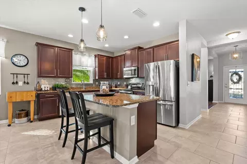 Kitchen - 8036 111th Ter E, Parrish, FL 34219 photo 3 of 7
