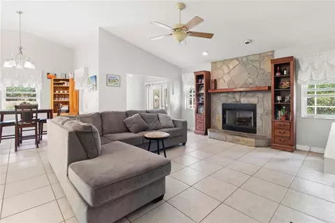 Living - 5910 Bella Rd, Parrish, FL 34219 photo 2 of 4