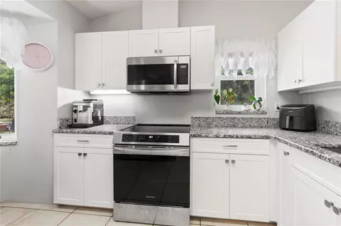 Kitchen - 5910 Bella Rd, Parrish, FL 34219 photo 2 of 4